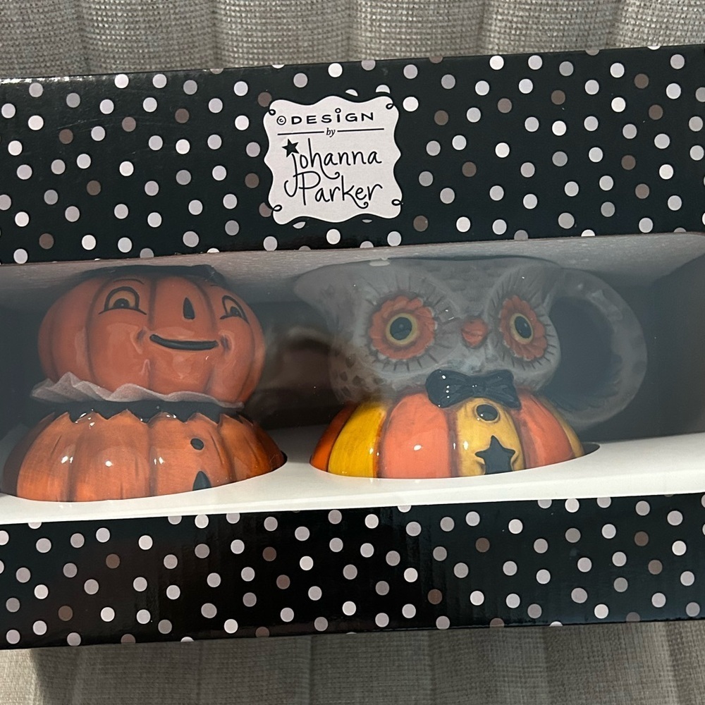 Viral Johanna Parker Halloween/Fall Sugar and Creamer Set. NWT in Box